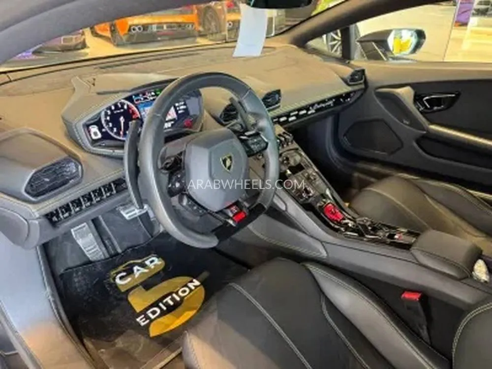 لامبورغيني هوراكان 2019 for Sale in الرياض Image-2