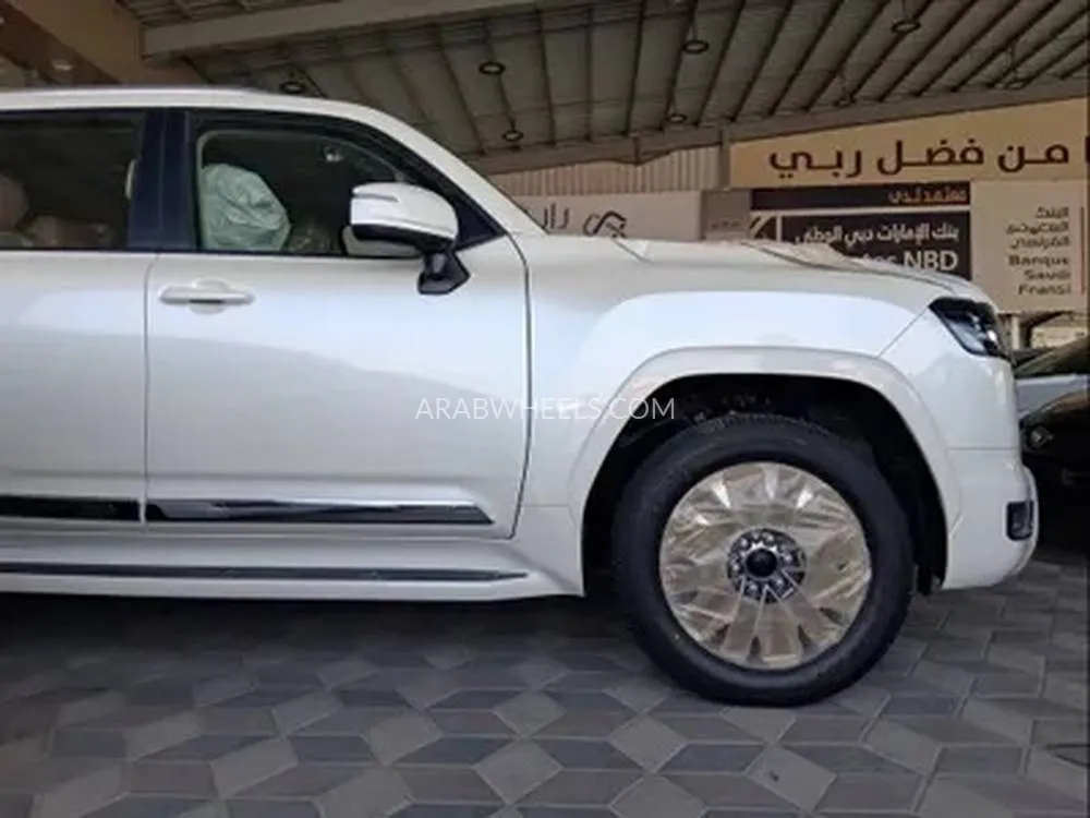 تويوتا لاند كروزر 2025 for Sale in الدمام Image-14