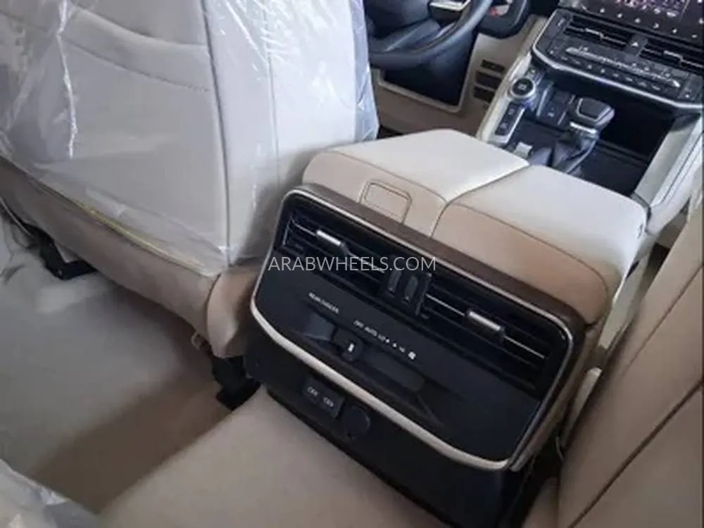 تويوتا لاند كروزر 2025 for Sale in الدمام Image-16