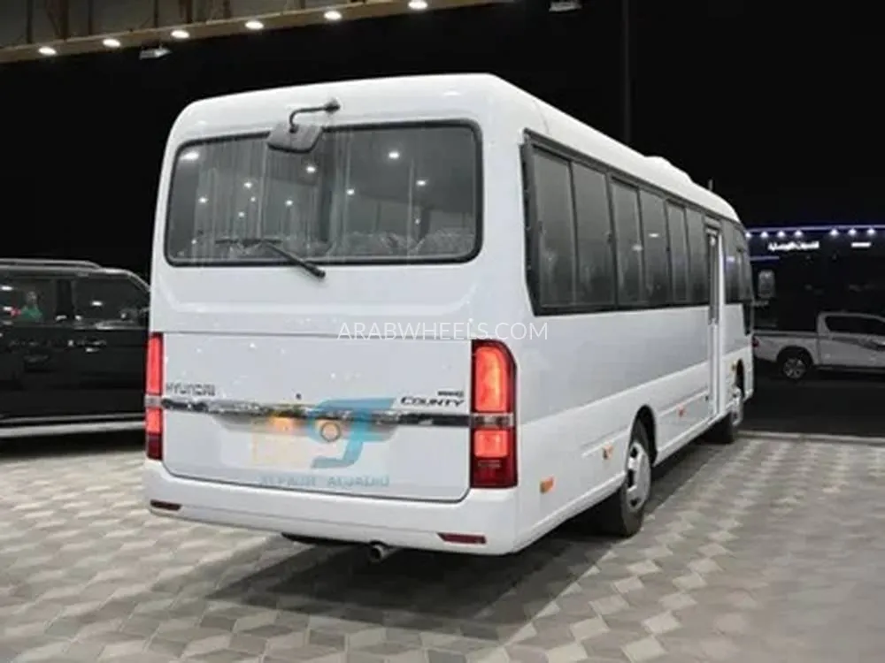 Hyundai County 2023 for Sale in Dammam Image-8