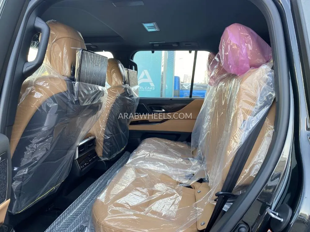 لكزس LX 2025 for Sale in الرياض Image-8