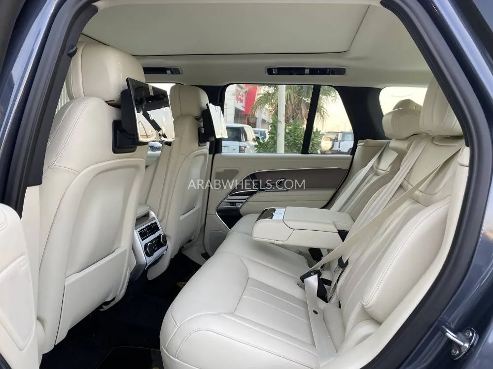 لاند روفر رينج روفر 2025 for Sale in الرياض Image-8