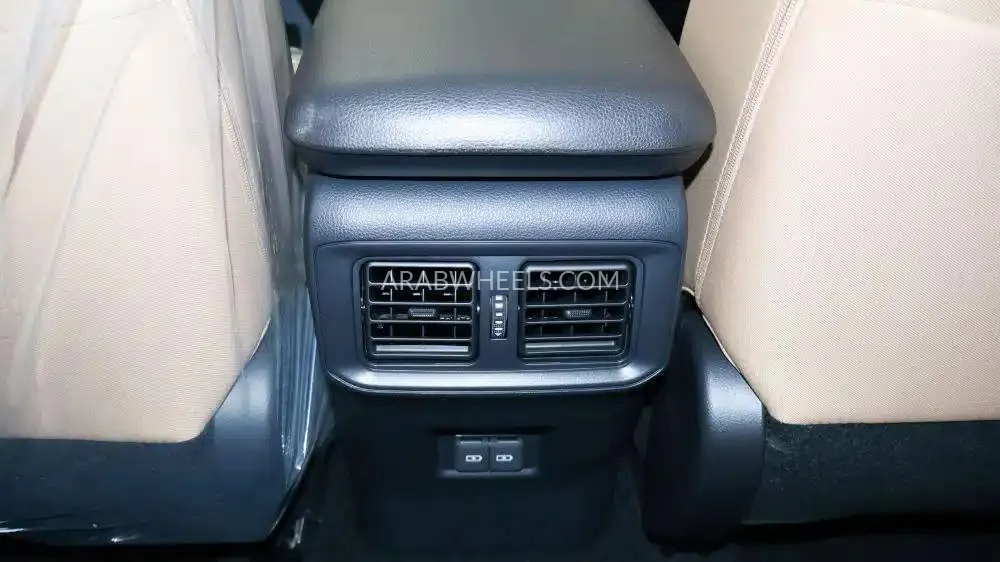 تويوتا راف 4 2025 for Sale in الرياض Image-5