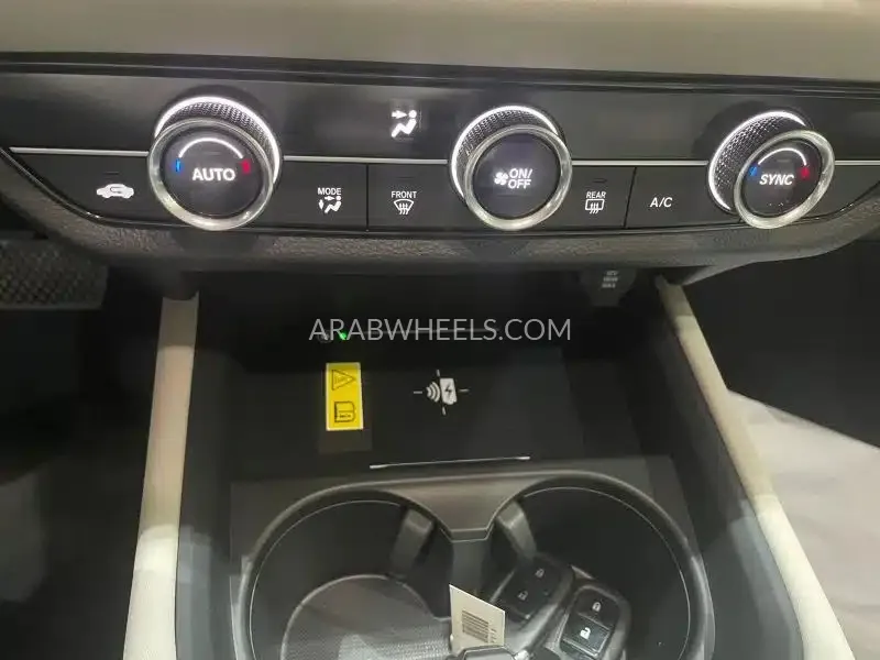 هوندا ZR-V 2024 for Sale in الرياض Image-7