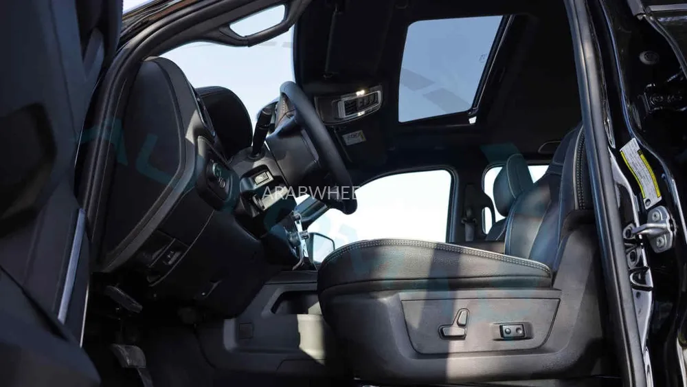 رام 2500 2024 for Sale in وادي الدواسر Image-7