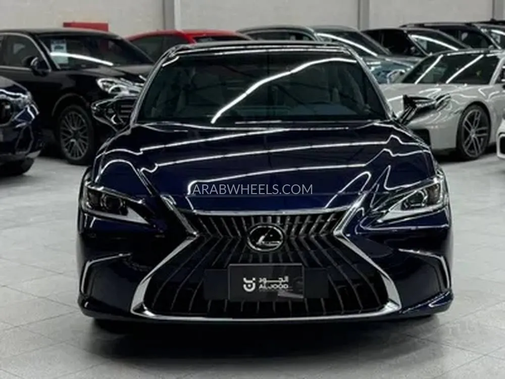 لكزس ES 2025 for Sale in الرياض Image-3
