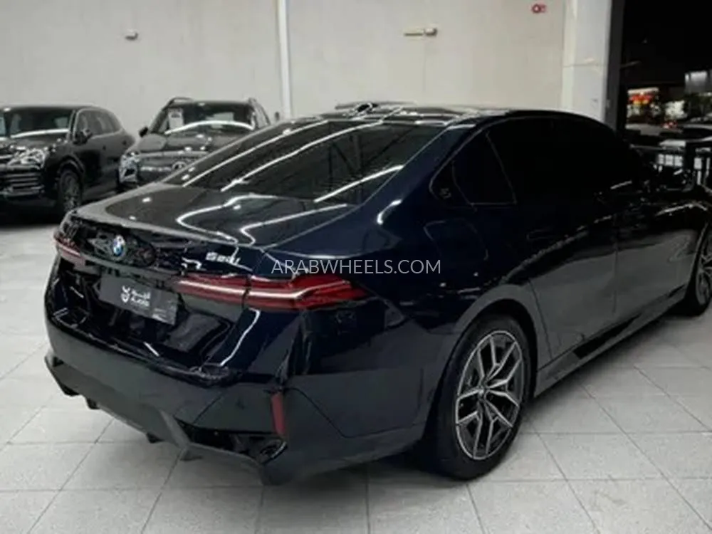 بي ام دبليو الفئة الخامسة 2024 for Sale in الرياض Image-5