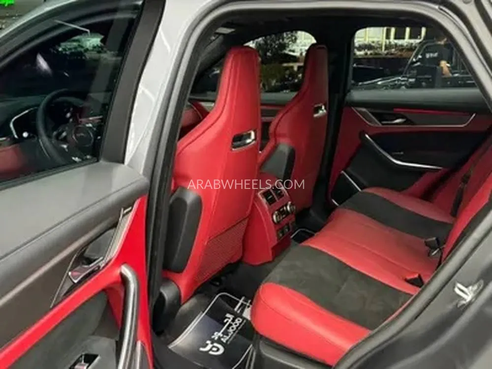  جاكوار F Pace 2024 for Sale in الرياض Image-6