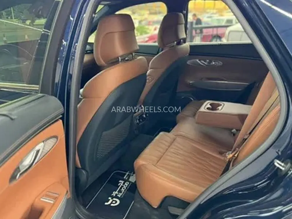 جينيسيس GV70 2022 for Sale in الرياض Image-7