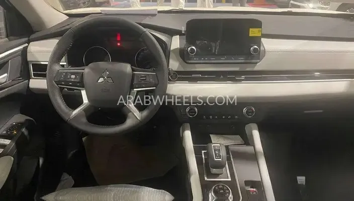ميتسوبيشي أوتلاندر 2025 for Sale in الرياض Image-2
