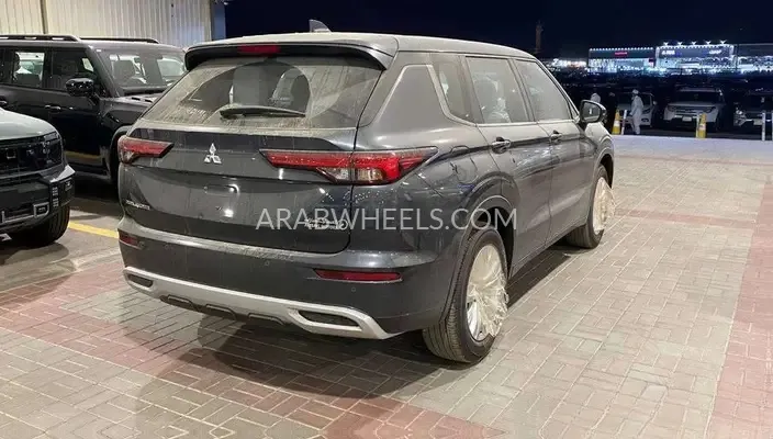 ميتسوبيشي أوتلاندر 2025 for Sale in الرياض Image-9