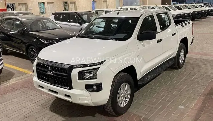 ميتسوبيشي L200 2024 for Sale in الرياض Image-10