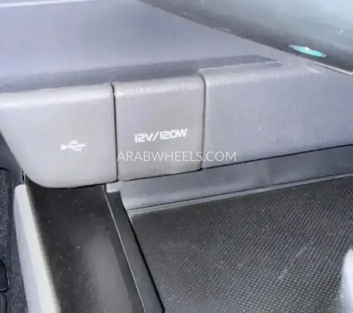 تويوتا كامري 2023 for Sale in الرياض Image-10