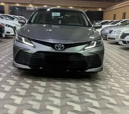 Toyota Camry 2.5L LE Hybrid 2022