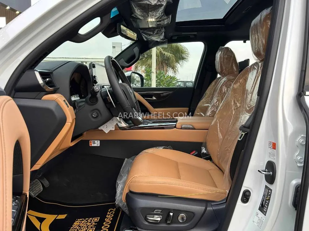 لكزس LX 2025 for Sale in الرياض Image-7