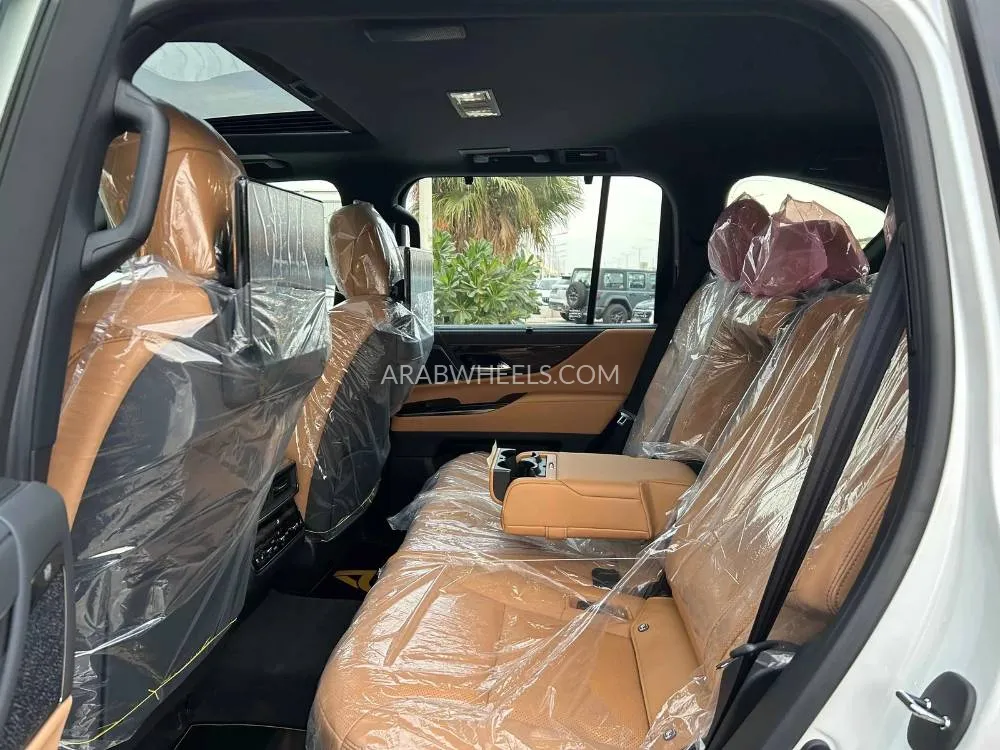 لكزس LX 2025 for Sale in الرياض Image-8