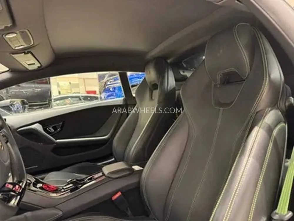 لامبورغيني هوراكان 2019 for Sale in الرياض Image-8