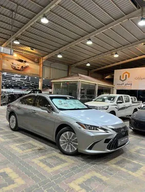 Lexus ES 250 Elegant 2025