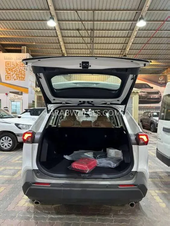 تويوتا راف 4 2025 for Sale in الرياض Image-7