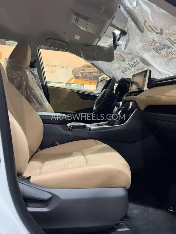 تويوتا راف 4 2025 for Sale in الرياض Image-8