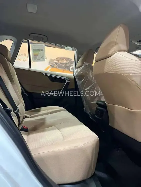 تويوتا راف 4 2025 for Sale in الرياض Image-9