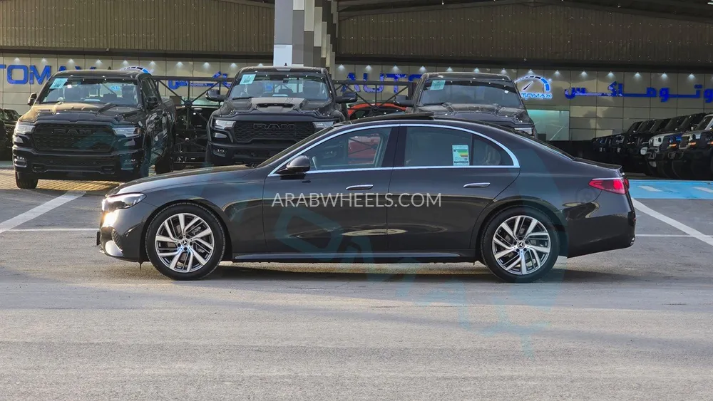 مرسيديس بنز E كلاس 2025 for Sale in وادي الدواسر Image-33