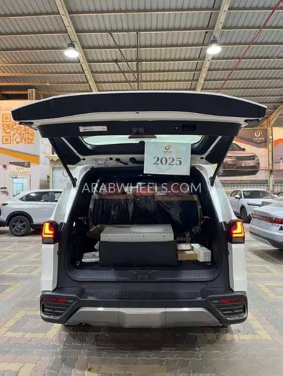 لكزس LX 2025 for Sale in الرياض Image-7