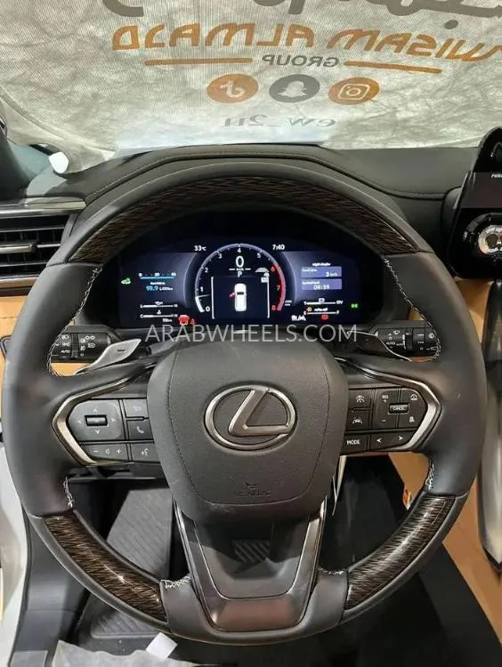 لكزس ES 2025 for Sale in الرياض Image-14