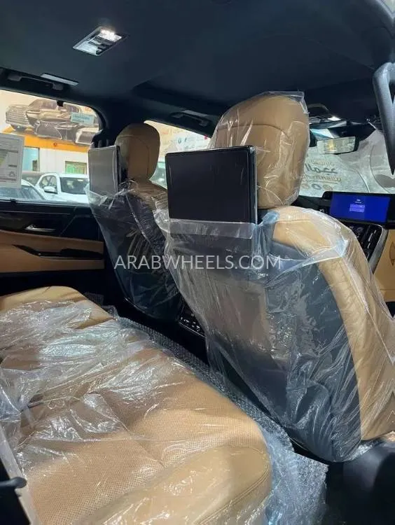 لكزس LX 2025 for Sale in الرياض Image-13