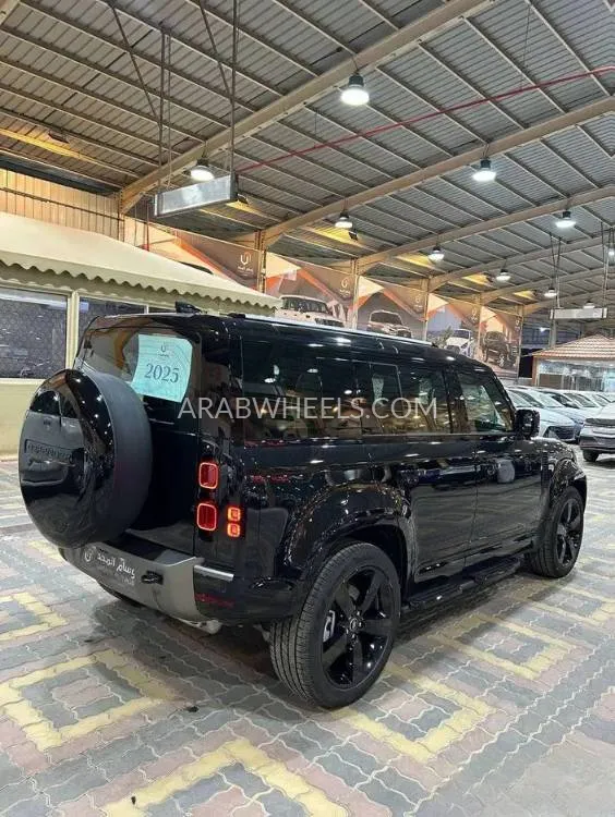 لاند روفر ديفندر 2025 for Sale in الرياض Image-4