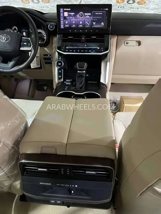 تويوتا لاند كروزر 2024 for Sale in الرياض Image-10