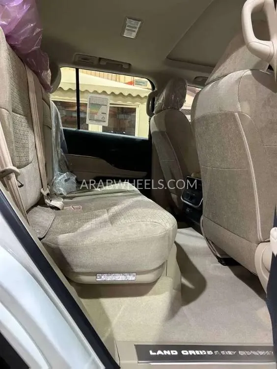 تويوتا لاند كروزر 2024 for Sale in الرياض Image-9