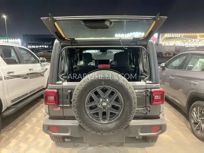 جيب رانجلر 2024 for Sale in الدمام Image-9