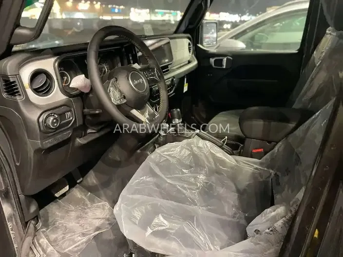 جيب رانجلر 2024 for Sale in الدمام Image-12