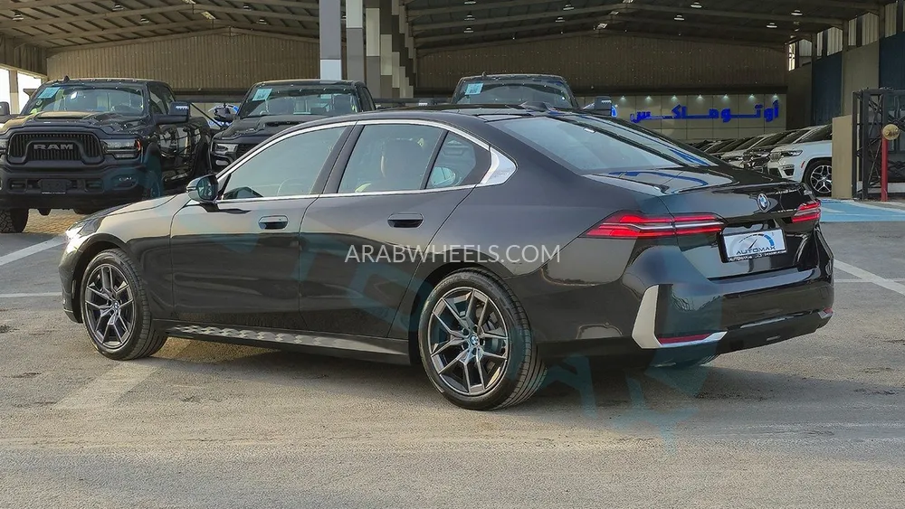 بي ام دبليو الفئة الخامسة 2025 for Sale in وادي الدواسر Image-4