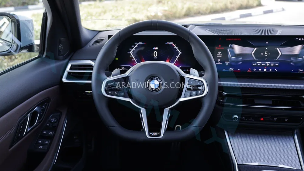 بي ام دبليو الفئة الثالثة 2025 for Sale in وادي الدواسر Image-9