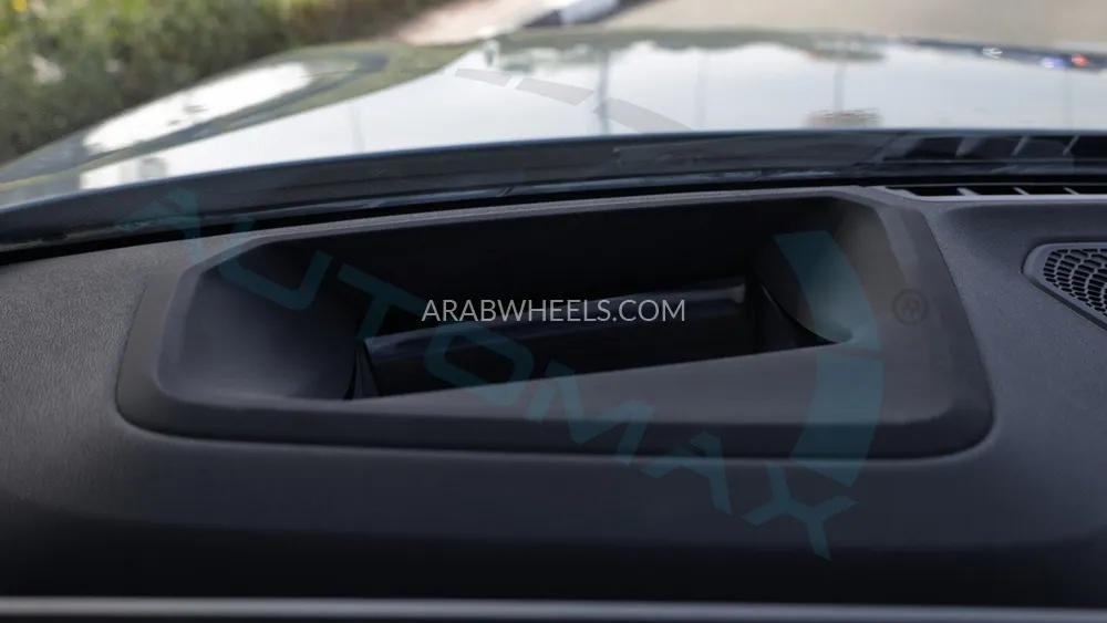 بي ام دبليو الفئة الثالثة 2025 for Sale in وادي الدواسر Image-14