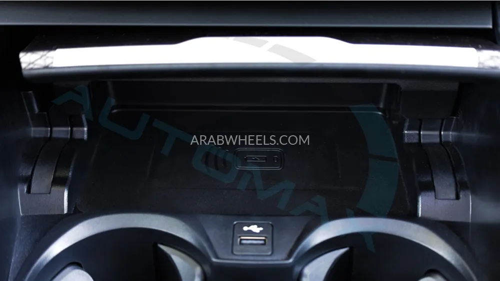 بي ام دبليو الفئة الثالثة 2025 for Sale in وادي الدواسر Image-24