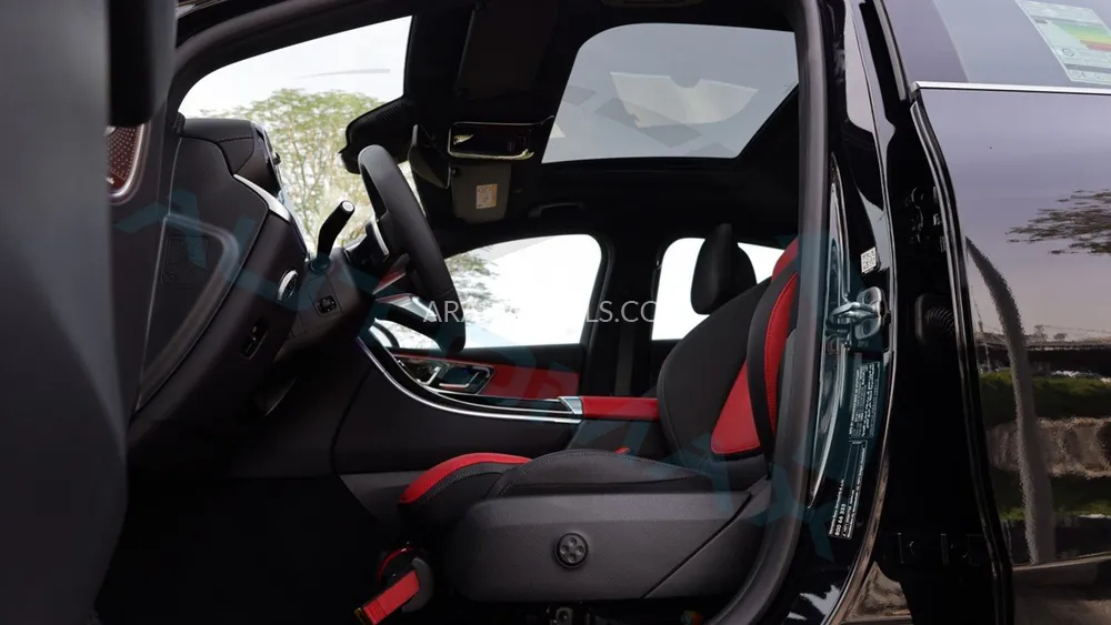 مرسيديس بنز GLC كلاس 2025 for Sale in وادي الدواسر Image-7