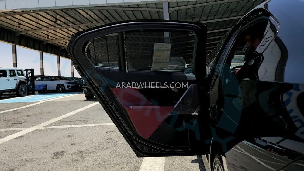 بي ام دبليو الفئة الخامسة 2025 for Sale in وادي الدواسر Image-33