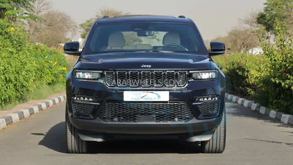 جيب جراند شيروكي 2025 for Sale in وادي الدواسر Image-2