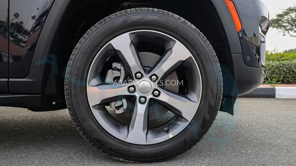 جيب جراند شيروكي 2025 for Sale in وادي الدواسر Image-34