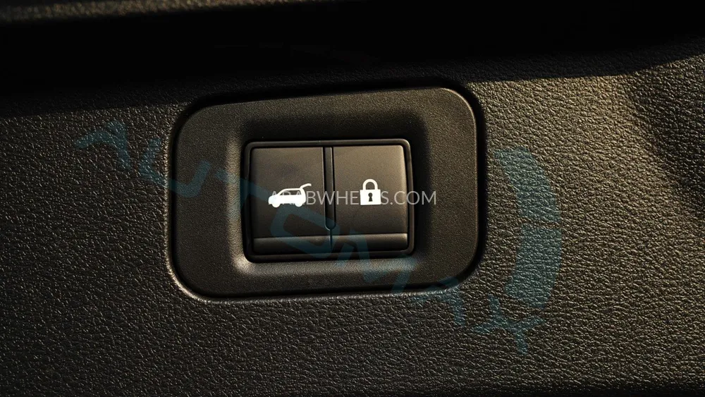 إنفينيتي QX80 2025 for Sale in وادي الدواسر Image-38