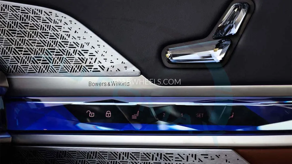 بي ام دبليو الفئة السابعة 2024 for Sale in وادي الدواسر Image-27