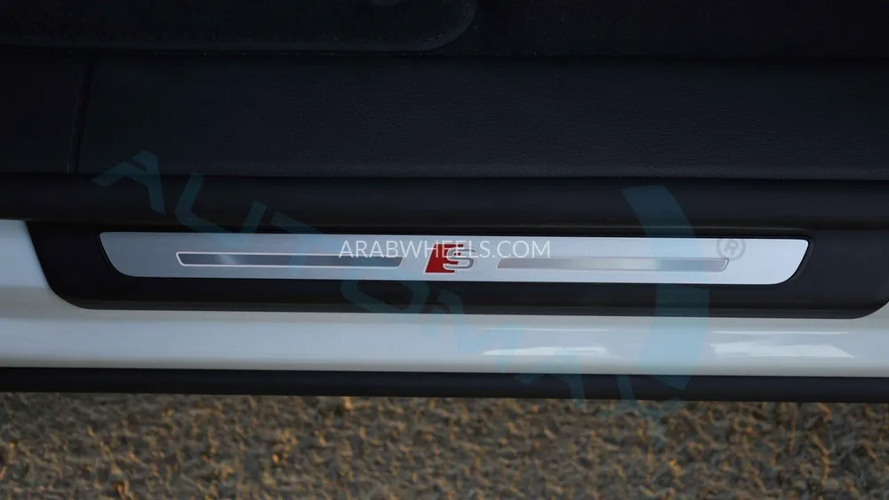 أودي Q8 2025 for Sale in وادي الدواسر Image-32