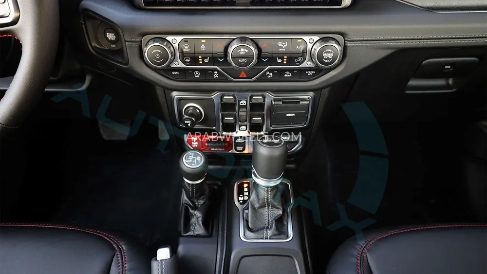 جيب رانجلر 2024 for Sale in وادي الدواسر Image-18