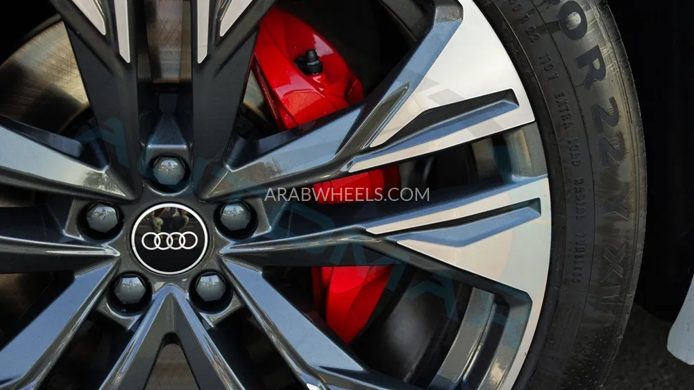 أودي Q8 2025 for Sale in وادي الدواسر Image-39