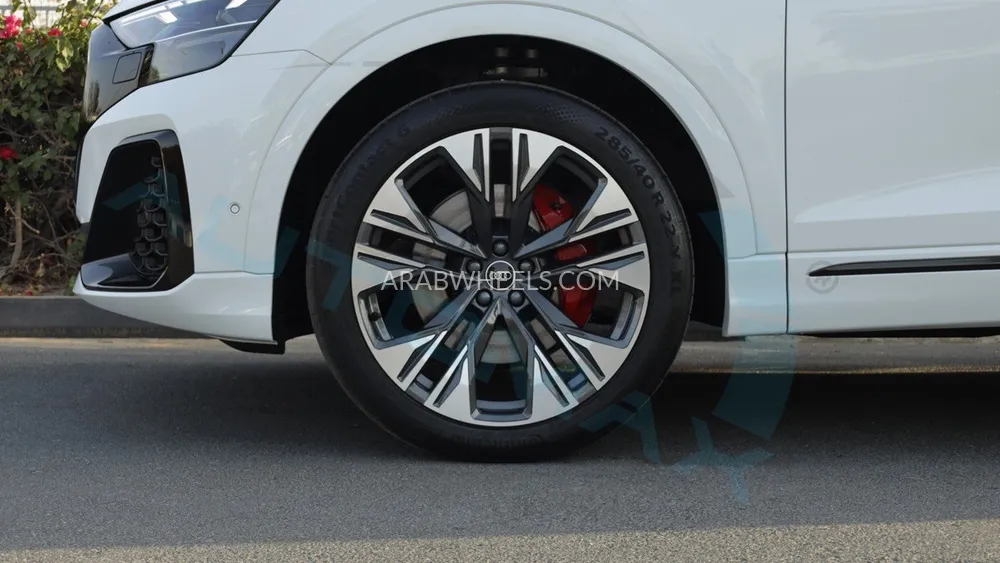 أودي Q8 2025 for Sale in وادي الدواسر Image-42