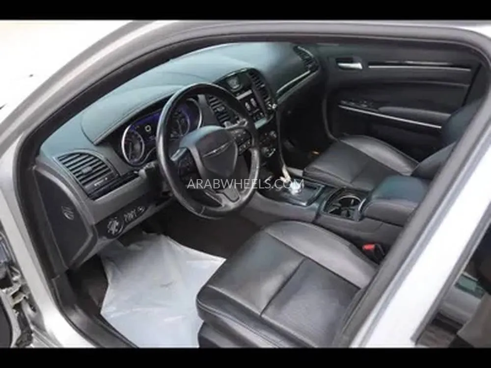 كرايسلر 300 2021 for Sale in الدمام Image-13