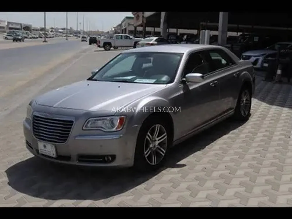 كرايسلر 300 2014 for Sale in الدمام Image-3